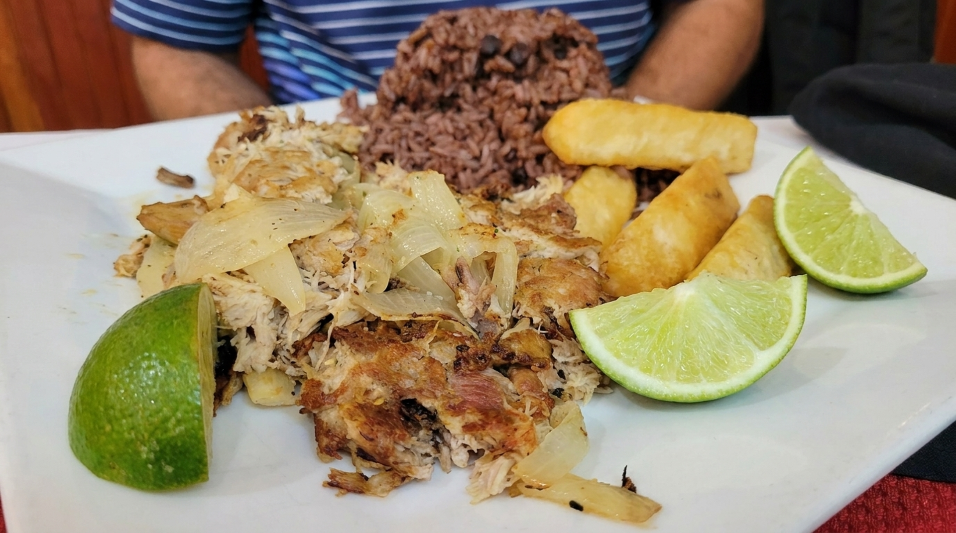 Monday is potaje de chícharos